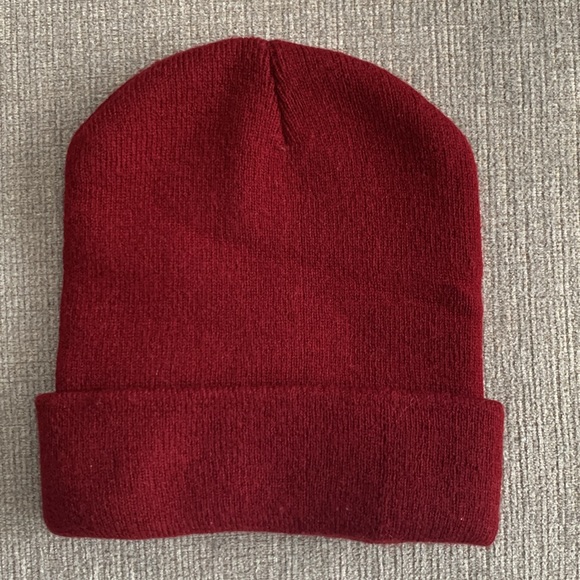 AIN’T NO WIFEY 🔴 BURGUNDY TUQUE/HAT - Picture 2 of 2